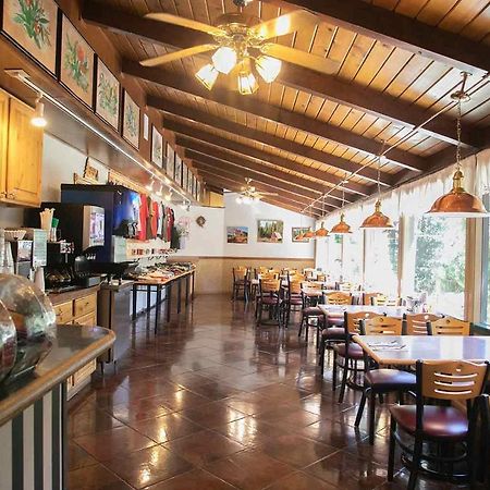 Strawberry Inn Εξωτερικό φωτογραφία